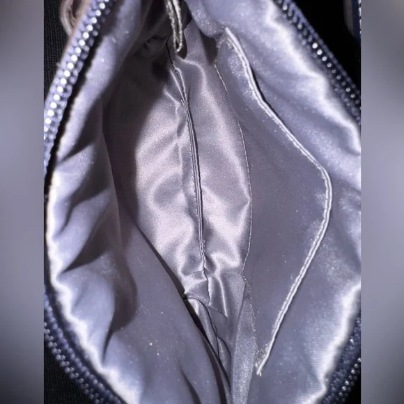 💙🩶Coach Signature Pattern Navy & Silver Wristlet. Leather trim, Silver Hardware. - Picture 9 of 9